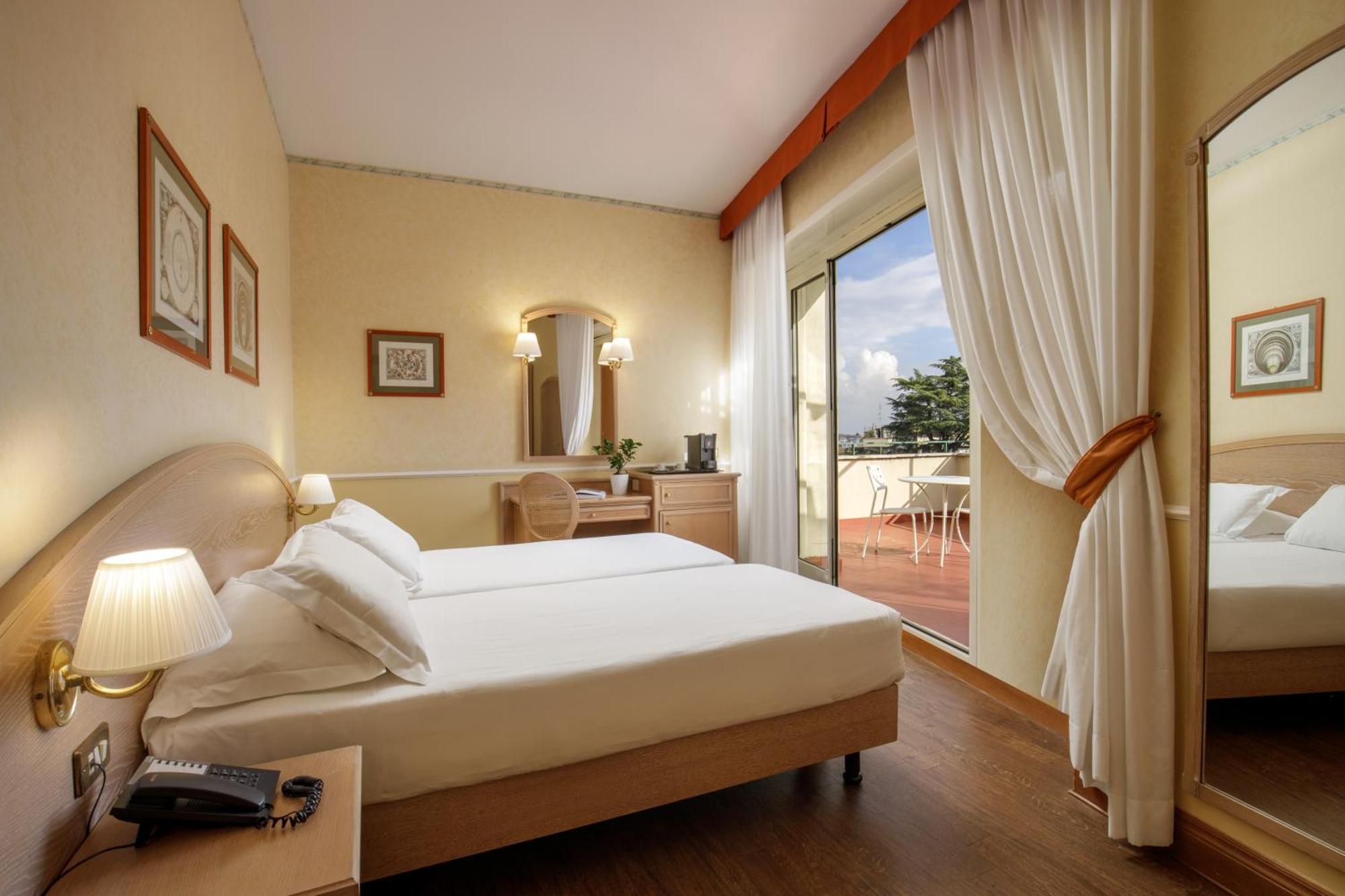 Hotel Santa Costanza By Omnia Hotels Rome Luaran gambar