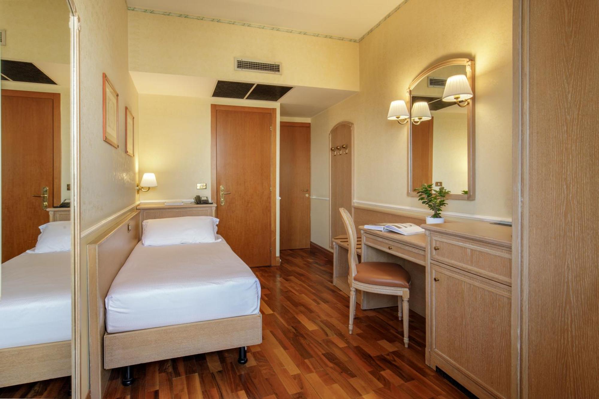 Hotel Santa Costanza By Omnia Hotels Rome Luaran gambar