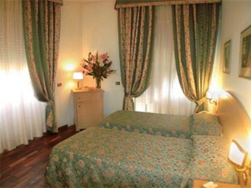 Hotel Santa Costanza By Omnia Hotels Rome Bilik gambar